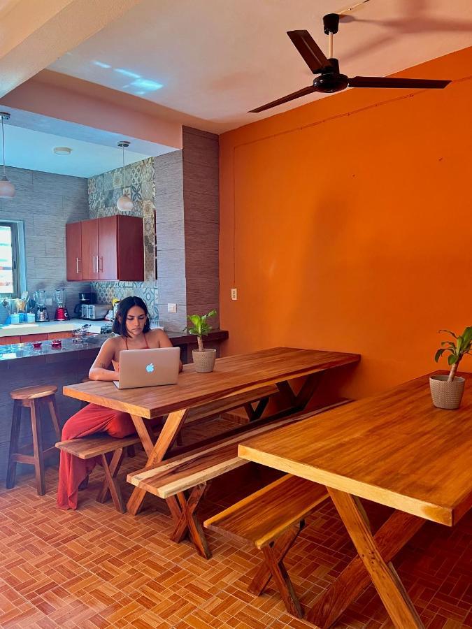 Alena Hostal Valladolid  Extérieur photo