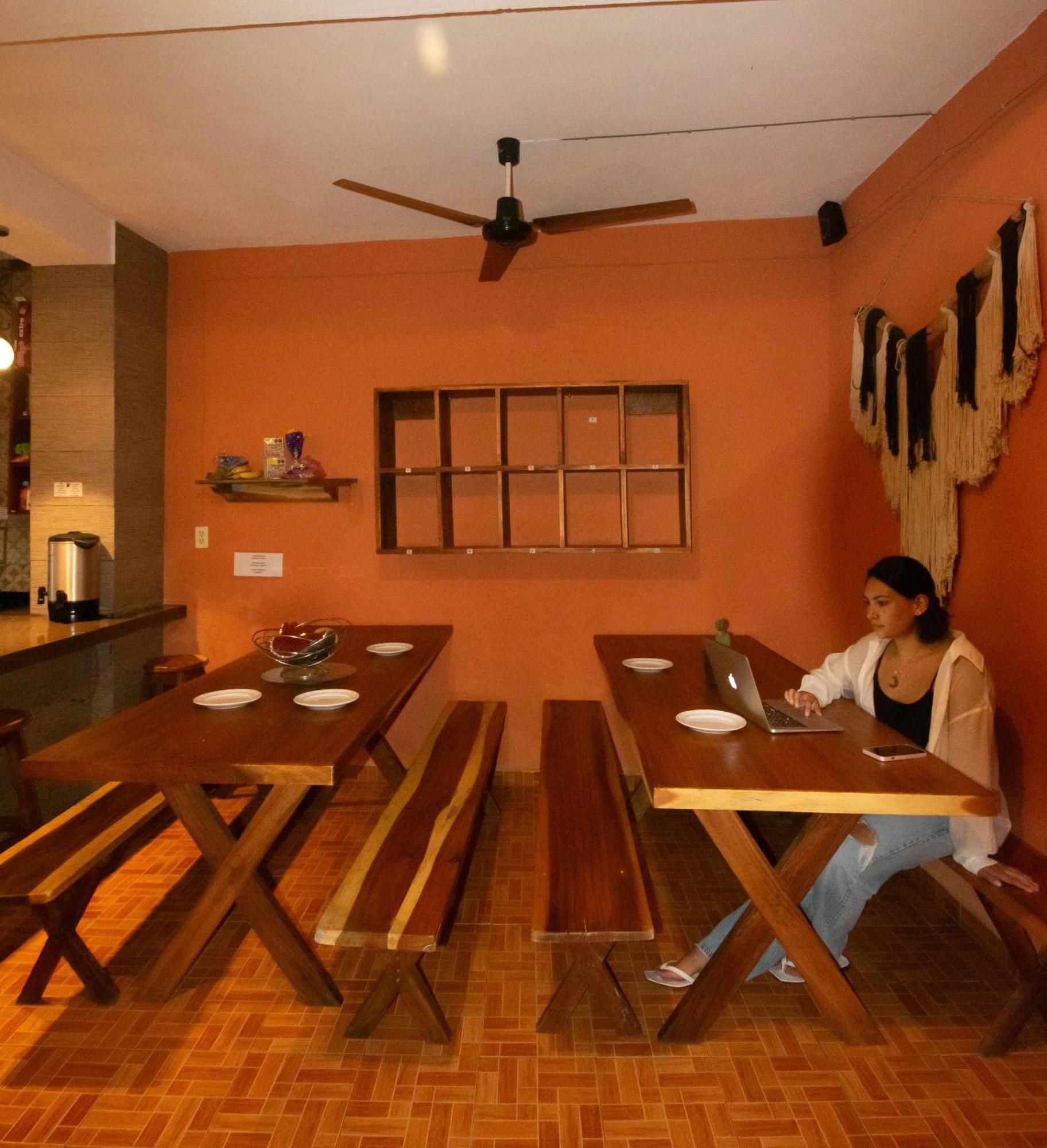 Alena Hostal Valladolid  Extérieur photo